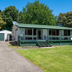 Gisborne Point Retreat - Rotoiti Holiday home Rotorua