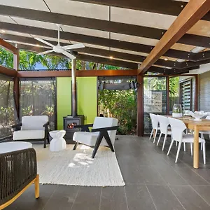 Seagrass - Pacific Ave - Tranquil Beautifully Styled Holiday home Sunshine Beach